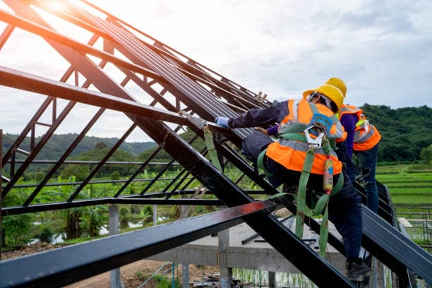  Discover the best roofing system for your commercial property.